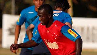 Imagem Atacante Jones volta a trabalhar no Fazendão