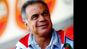 Imagem Jorginho recebe convite do Vitória, mas prefere ficar em SP