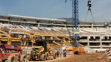 Imagem Reforma do Maracanã chega à metade