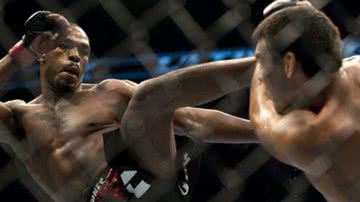 Imagem Jon Jones finaliza Lyoto Machida e mantém cinturão dos meio-pesados