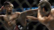 Imagem Jon Jones finaliza Lyoto Machida e mantém cinturão dos meio-pesados