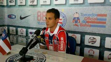 Imagem Meia recebe a camisa 10 do Bahia
