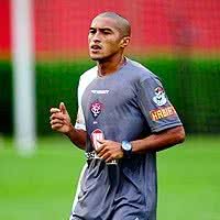 Imagem Vitória renova com Nino Paraíba