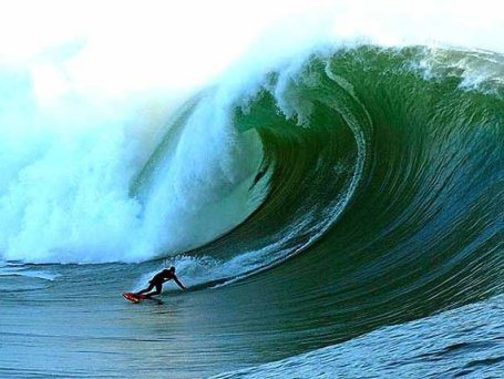Imagem Baiano concorre ao Oscar das ondas gigantes