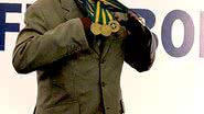 Imagem Pelé se torna hexacampeão
