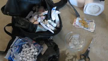 Imagem Polícia apreende 150 buchas de maconha