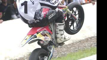 Imagem Rafael Fonseca vence o Desafio Supermoto 2010