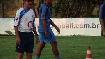Imagem René Simões: 'Já assumi clubes em situações piores'