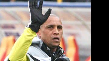 Imagem Anzhi vence primeira com Roberto Carlos, Tardelli e Jucilei