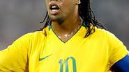 Imagem Modelo francesa condenada a pagar 100 mil euros a Ronaldinho