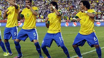 Imagem Na volta aos EUA, Neymar brilha de novo, e seleção goleia