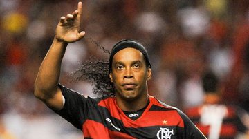 Imagem Príncipe da Arábia pode pagar R$ 72 milhões por Ronaldinho