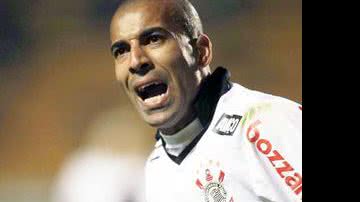 Imagem Atacante do Corinthians é investigado por lavagem de dinheiro