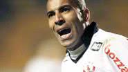 Imagem Atacante do Corinthians é investigado por lavagem de dinheiro