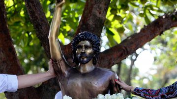 Imagem Corinthians inaugura busto de Sócrates