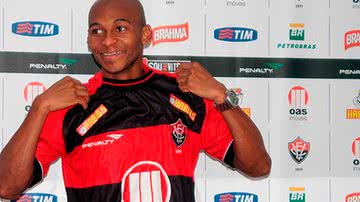 Imagem Tartá espera chance para estrear no Vitória