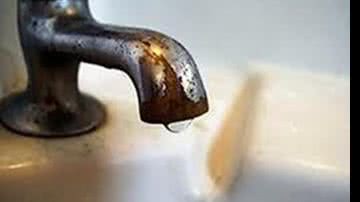 Imagem Embasa deixa bairros sem água 