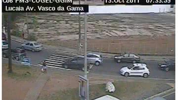 Imagem Carro quebrado no Américo Simas congestiona o túnel