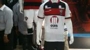 Imagem Vitória lança uniformes modelo 2012