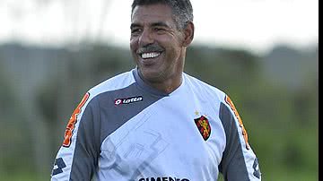 Imagem Toninho Cerezo é o mais cotado para assumir o Vitória