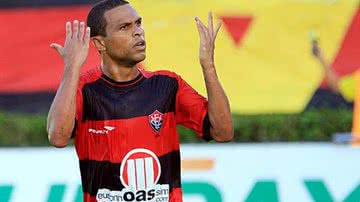 Imagem Geovanni e Lúcio Flávio em lista de dispensa do Vitória
