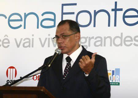 Imagem João Henrique move peças para "ajudar" irmão
