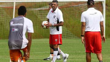 Imagem  Cerezo divulga relacionados para confronto contra Juazeiro
