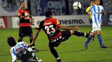 Imagem  Visitante "chato", Vitória enfrenta o Avaí buscando fazer nova vitíma