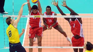 Imagem De virada, Brasil vence Cuba pela Liga Mundial de Vôlei