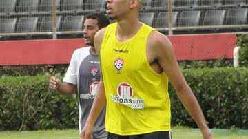 Imagem Lesão pode tirar Wallace do Vitória