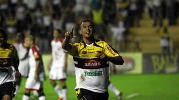 Imagem Diante do Criciúma, Vitória perde a primeira na Série B