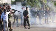 Imagem Exército atira contra manifestantes da PM