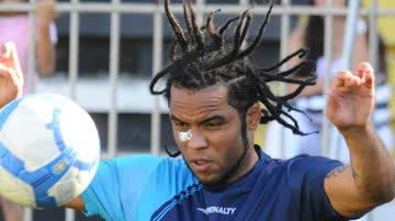 Imagem  Fora de forma, Carlos Alberto não é relacionado contra o Flamengo
