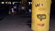 Imagem Jovem é executado na entrada da Estação da Lapa