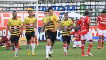 Imagem Pensando na elite, Vitória encara São Caetano