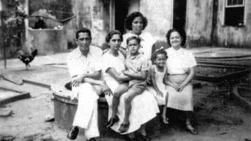 Imagem Famosos postam fotos da infância nas redes sociais