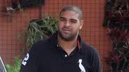 Imagem Adriano oferece festa de arromba na mansão da Barra