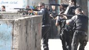 Imagem Policiais ocupam mais duas favelas no Rio