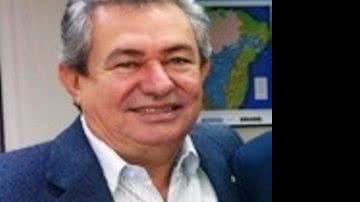 Imagem Vídeo: Prefeito reeleito de Pilão tenta comprar votos