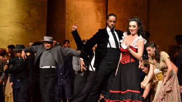 Imagem Gilmelandia vai a estreia da Ópera Carmen
