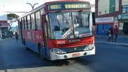 Imagem Ônibus pega fogo no bairro da Itinga
