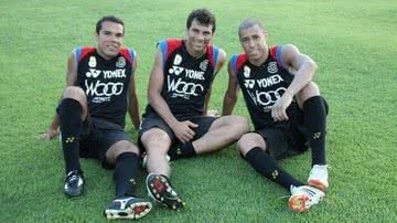 Imagem Trio BaVi em gramados do Japão