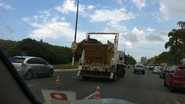 Imagem Caminhão quebrado congestiona Paralela