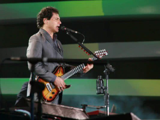 Imagem Frejat abre a terceira noite do Festival de Verão 2012 