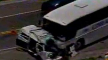 Imagem Morte no Pólo: ônibus se choca com Kombi