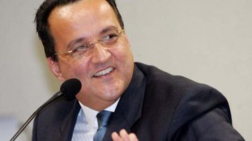 Imagem Esquema de Cachoeira fez lobby na Anvisa para liberar medicamentos