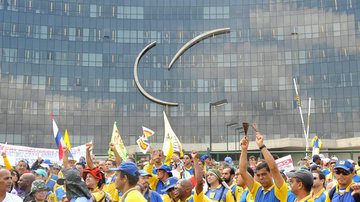 Imagem Correios e bancários: rumos das greves são definidos hoje