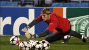 Imagem Goleiro é flagrado roubando rosquinha