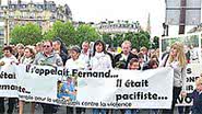 Imagem Familiares de francês morto em Stella Maris fazem protesto em Paris