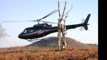 Imagem Helicóptero faz pouso forçado em Ichu